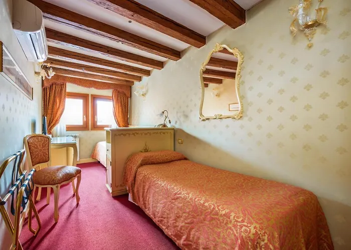 Al Leon Bed & Breakfast Venice