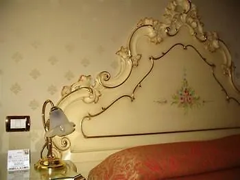 Al Leon Panzió Velence