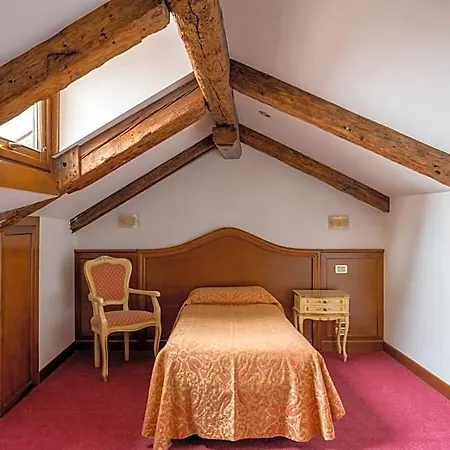 Bed & Breakfast Al Leon 4*