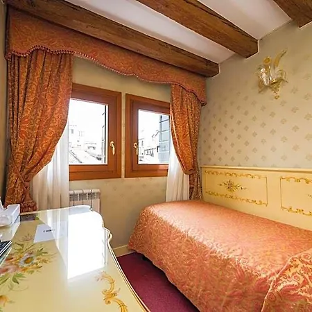 Al Leon Bed & Breakfast