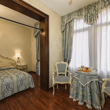 فندق مبيت وإفطار Al Leon 4*