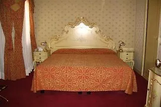 Al Leon Bed and breakfast