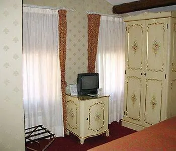 فندق مبيت وإفطار Al Leon 4*