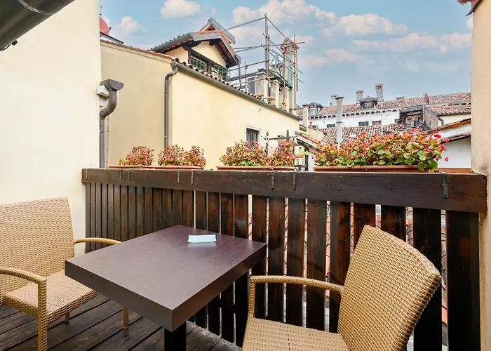 Oda ve Kahvaltı Al Leon 3*