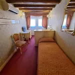 Al Leon Bed and Breakfast 4*
