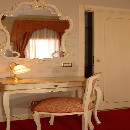 Al Leon Bed & Breakfast 3*