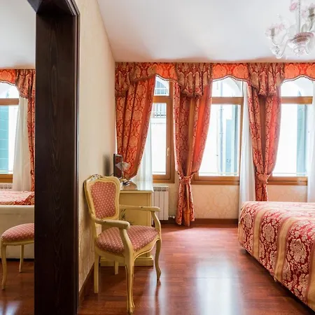 Al Leon Bed & Breakfast 3*