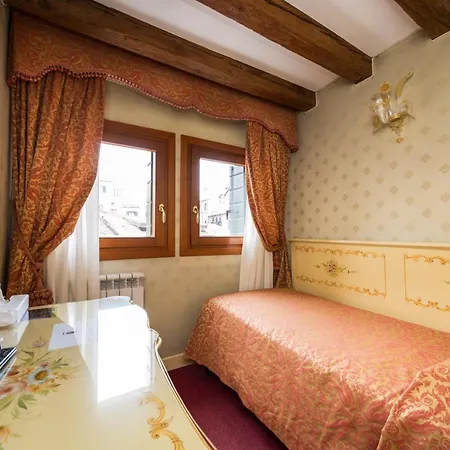 Al Leon Bed & Breakfast Venice