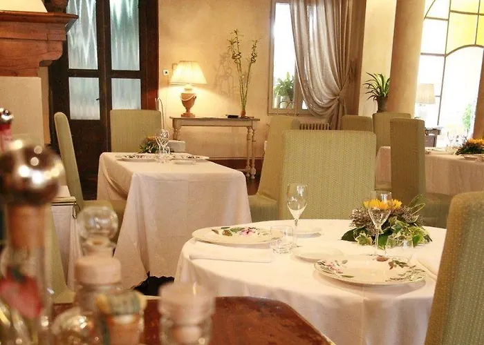 Alojamento de Acomodação e Pequeno-almoço Al Leon 3*